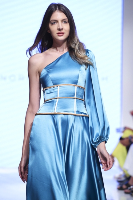 nora-al-shaikh-arab-fashion-week-ss20-dubai-0059