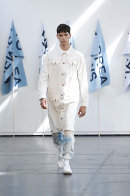 andrea-crews-paris-mens-ss-17-12