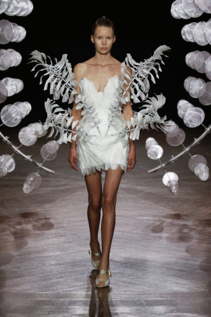 iris-van-herpen-aw1920-look-19