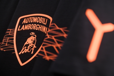 automobili-lamborghini-menswaear-collection-ai20-21-3-detail