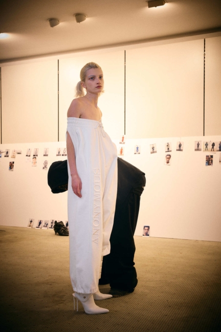 shayne_oliver_aw24_backstage1_by_caroline_kynast_for_bfw_8