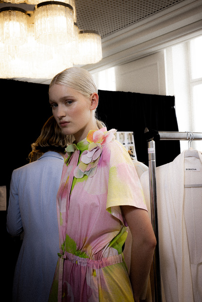bobkova_ss24_backstage16_by_caroline_kynast_for_bfw