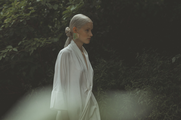 bobkova_ss24_backstage30_by_caroline_kynast_for_bfw