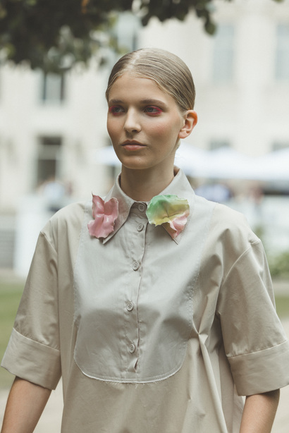 bobkova_ss24_backstage33_by_caroline_kynast_for_bfw