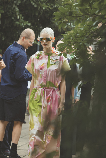 bobkova_ss24_backstage46_by_caroline_kynast_for_bfw