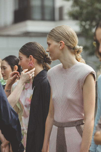 bobkova_ss24_backstage57_by_caroline_kynast_for_bfw