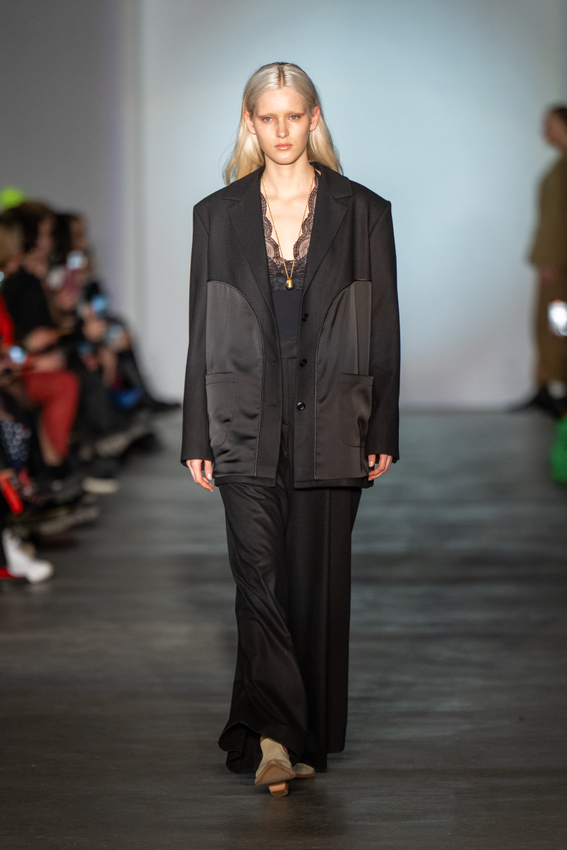 01fw23_bobcova_look