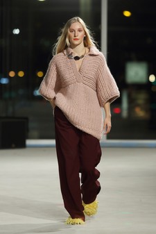 bobkova_aw24_look14_by_boris_marberg_for_bfw