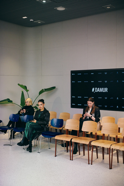 damur_aw24_backstage_by_ben_moenks_for_bfw_0023