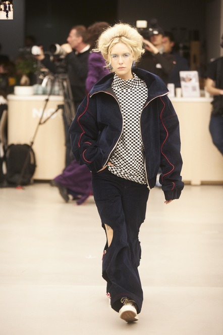 17_damur_aw24_runway_moritz-hilker_credit_moritz_hilker