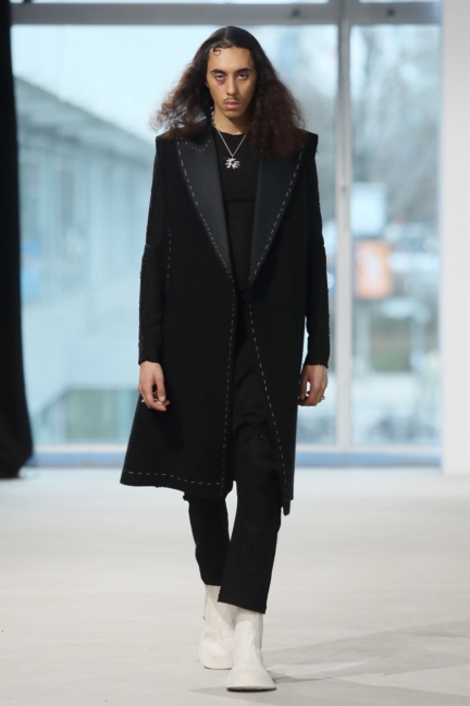 dennis_chuene_aw24_look4_by_boris_marberg_for_bfw