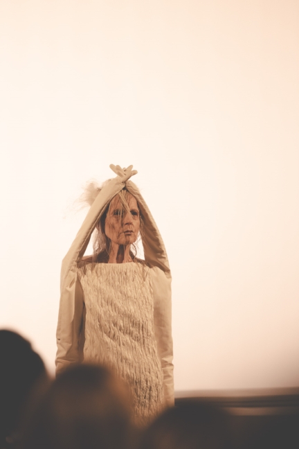 dzhus_ss24_backstage3_by_caroline_kynast_for_bfw