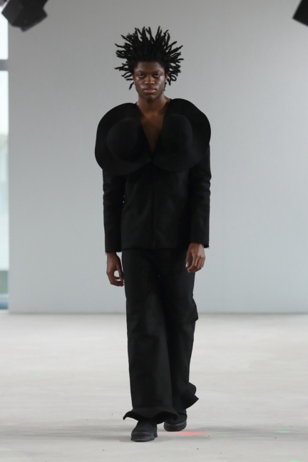 dzhus_aw24_look1_by_boris_marberg_for_bfw