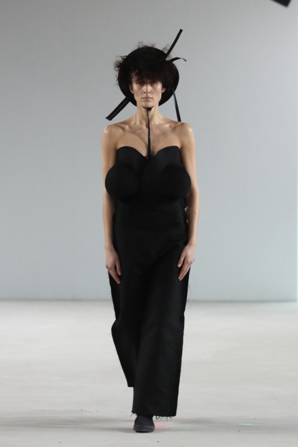 dzhus_aw24_look2_by_boris_marberg_for_bfw