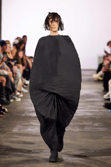 dzhus_ss24_look2_by_finnegan_koichi_godenschweger_for_bfw