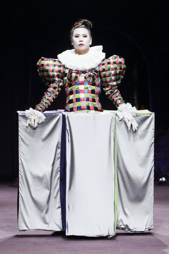 gluck_aw24_look20_by_boris_marberg_for_bfw