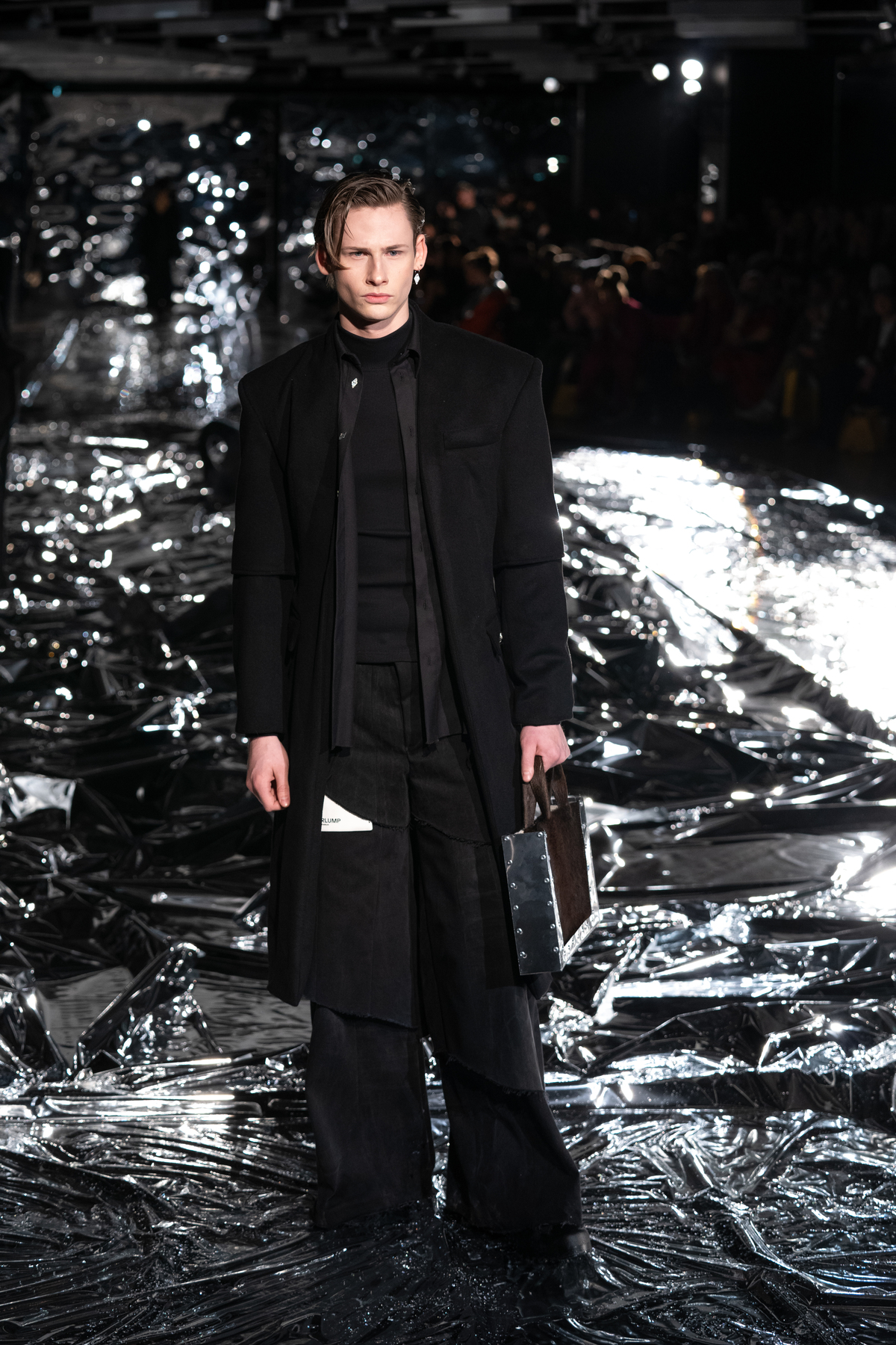 05_haderlump_aw24_runway_by_moritz_hogemann