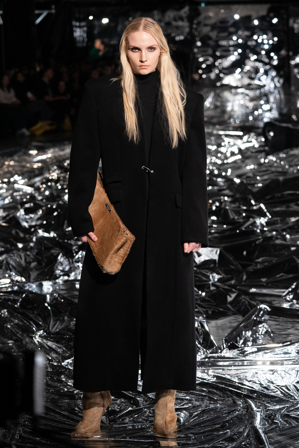 13_haderlump_aw24_runway_by_moritz_hogemann