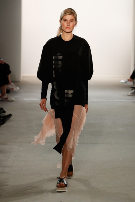 ss-2018_fashion-week-berlin_de_0005_ioana-ciolacu_71854