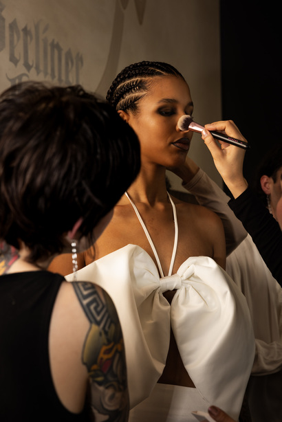 kitchy_couture_aw24_backstage1_by_caroline_kynast_for_bfw_v9a9757