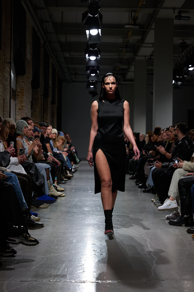 07_ld13_aw24_runway_by_juliusberger