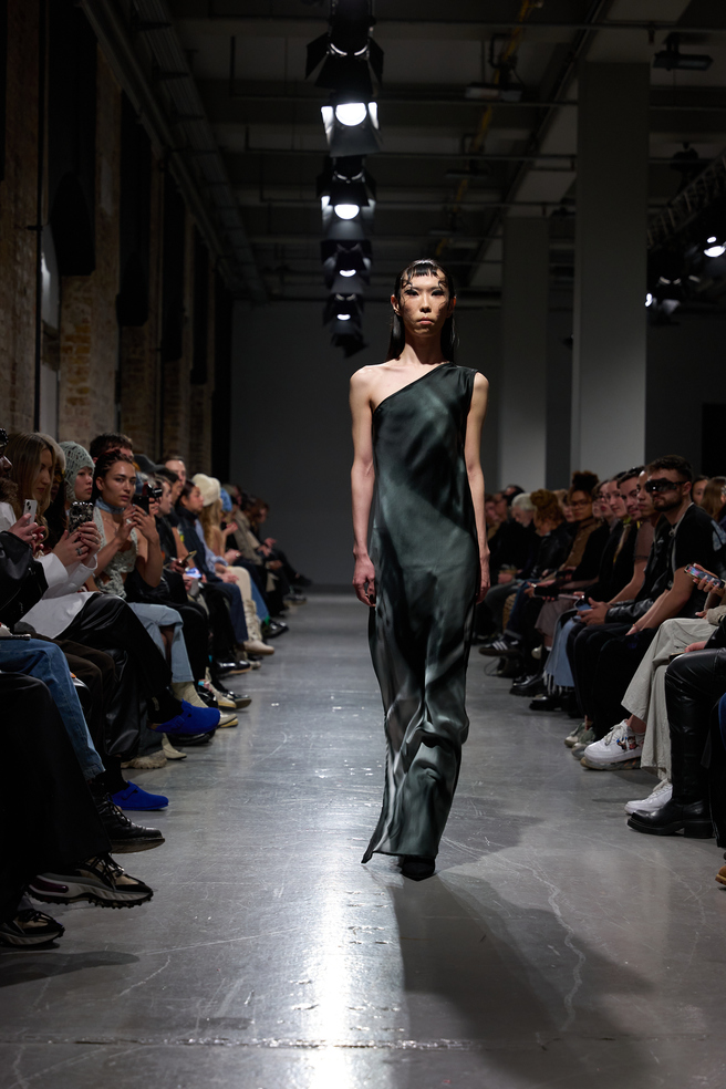 19_ld13_aw24_runway_by_juliusberger