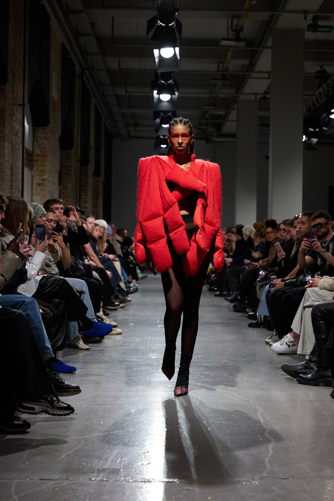 24_ld13_aw24_runway_by_juliusberger