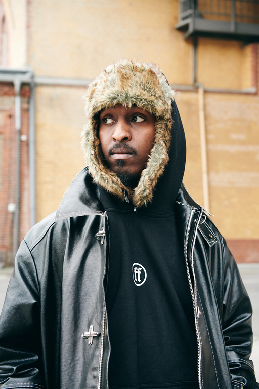 ld-13_aw24_streetstyle1_theycallmealmahdi_by_ben_moenks_for_bfw_0405