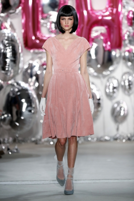 aw-2017_fashion-week-berlin_de_0008_lena-hoschek_69593