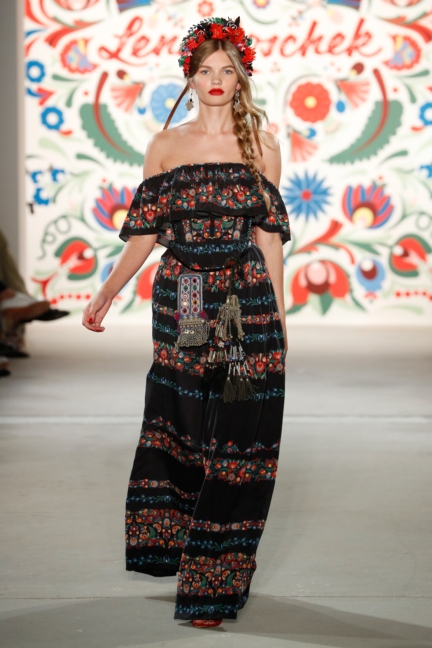 ss-2018_fashion-week-berlin_de_0031_lena-hoschek_71741