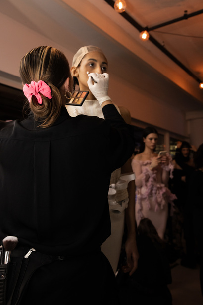 lou_de_betoly_aw24_backstage1_by_caroline_kynast_for_bfw_v9a9511