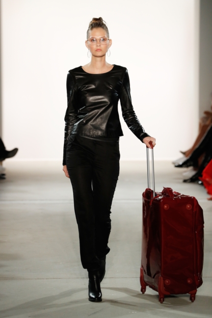 ss-2018_fashion-week-berlin_de_0018_maisonnoee_72110