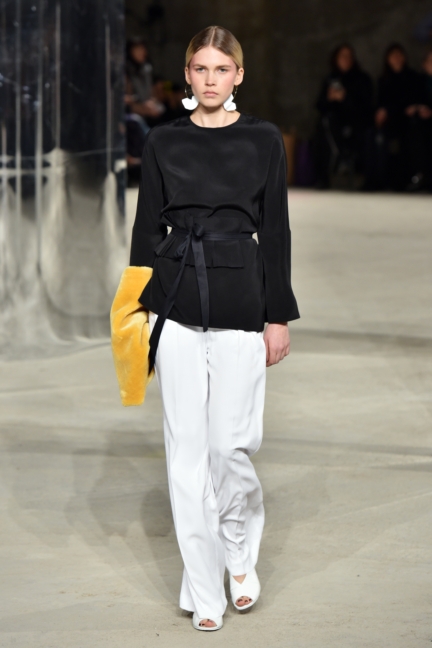aw-2017_fashion-week-berlin_de_0014_malaikaraiss_69871