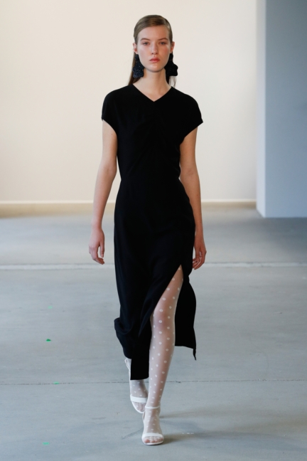 ss-2018_fashion-week-berlin_de_0006_malaikaraiss_71953