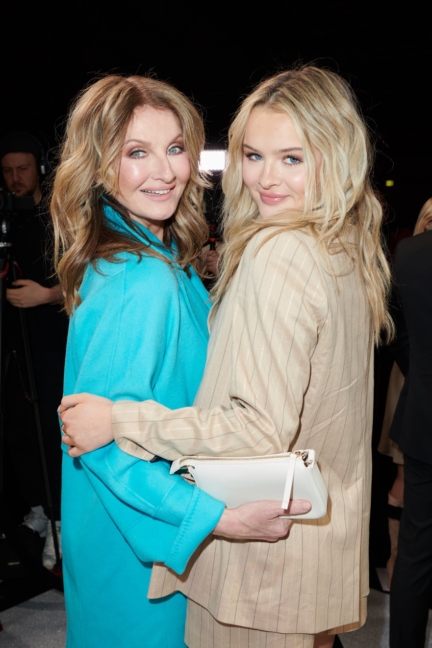 28_marc_cain_aw24_backstage_by_toni_passig