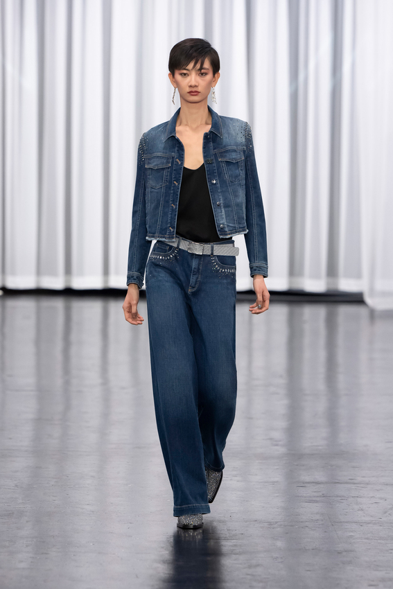 09_marc_cain_aw24_runway_by_stefan_knauer