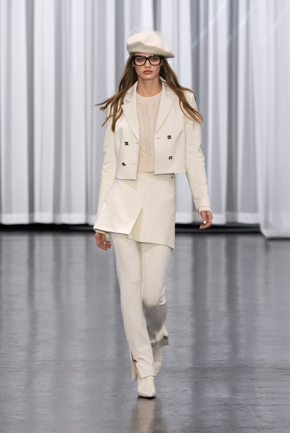 10_marc_cain_aw24_runway_by_stefan_knauer