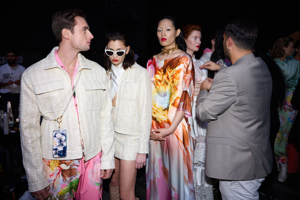 designer_marcel_ostertag_aw24_backstage03_by_paula_lindholm