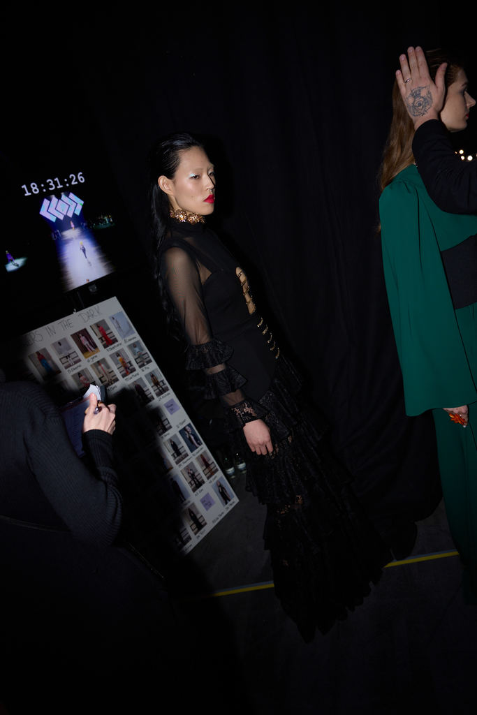designer_marcel_ostertag_aw24_backstage15_by_paula_lindholm