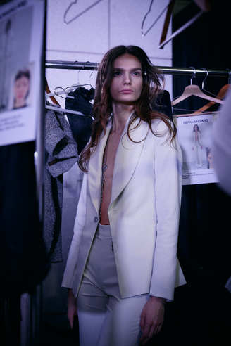 olivia_ballard_aw24_backstage1_by_caroline_kynast_for_bfw_6
