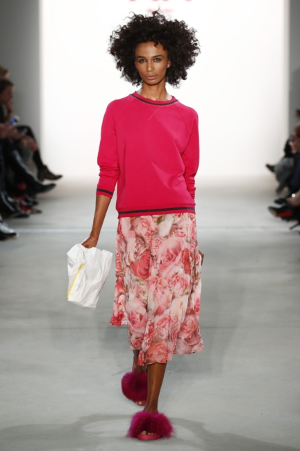aw-2017_fashion-week-berlin_de_0008_riani_69805