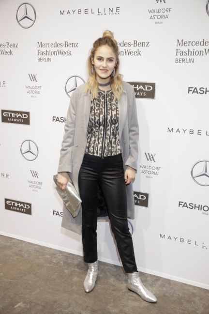 aw-2017_fashion-week-berlin_de_0012_elena-carriere_70042