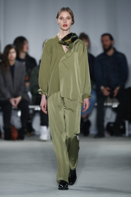 aw-2017_fashion-week-berlin_de_0003_vladimir-karaleev_70683