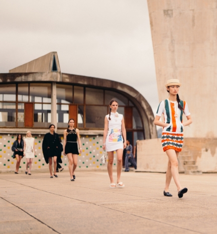 chanel_cruise-2024-25_finale-le-corbusier-unite-dhabitation-copyright-flc-adagp-4-hd