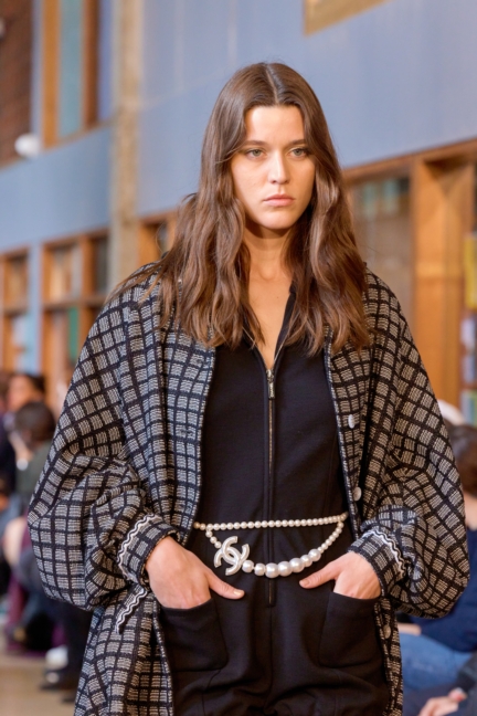 chanel_cruise-2024_25-show-cite-radieuse-le-corbusier-unite-dhabitation-marseille-flc-adagp-paris-2024-25-hd