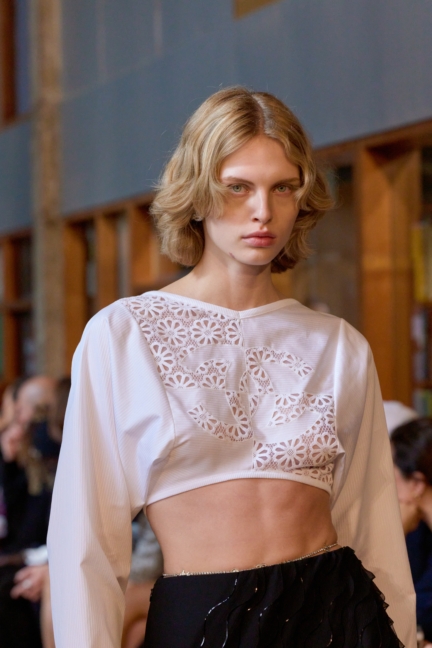 chanel_cruise-2024_25-show-cite-radieuse-le-corbusier-unite-dhabitation-marseille-flc-adagp-paris-2024-27-hd