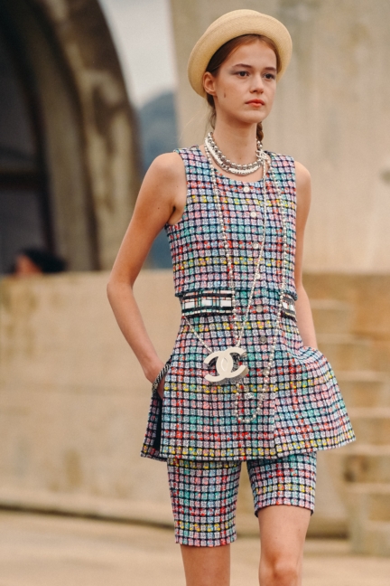 chanel_cruise-2024_25-show-cite-radieuse-le-corbusier-unite-dhabitation-marseille-flc-adagp-paris-2024-3-hd