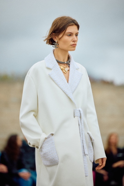 chanel_cruise-2024_25-show-cite-radieuse-le-corbusier-unite-dhabitation-marseille-flc-adagp-paris-2024-39-hd