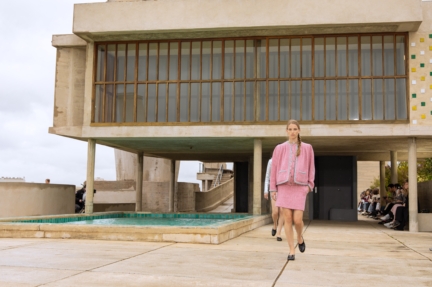 chanel_cruise-2024_25-show-cite-radieuse-le-corbusier-unite-dhabitation-marseille-flc-adagp-paris-2024-59-hd