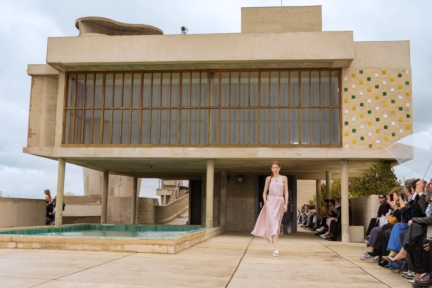 chanel_cruise-2024_25-show-cite-radieuse-le-corbusier-unite-dhabitation-marseille-flc-adagp-paris-2024-63-hd